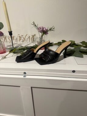 Wild Diva Black Ruched Square-Toe Mule Heels with Heel